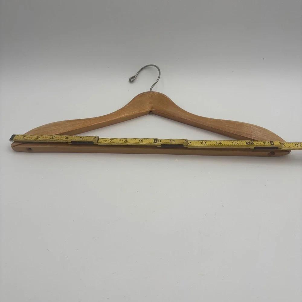 Wooden Hangers Set of 8 Brown Excellent Mixed Styles